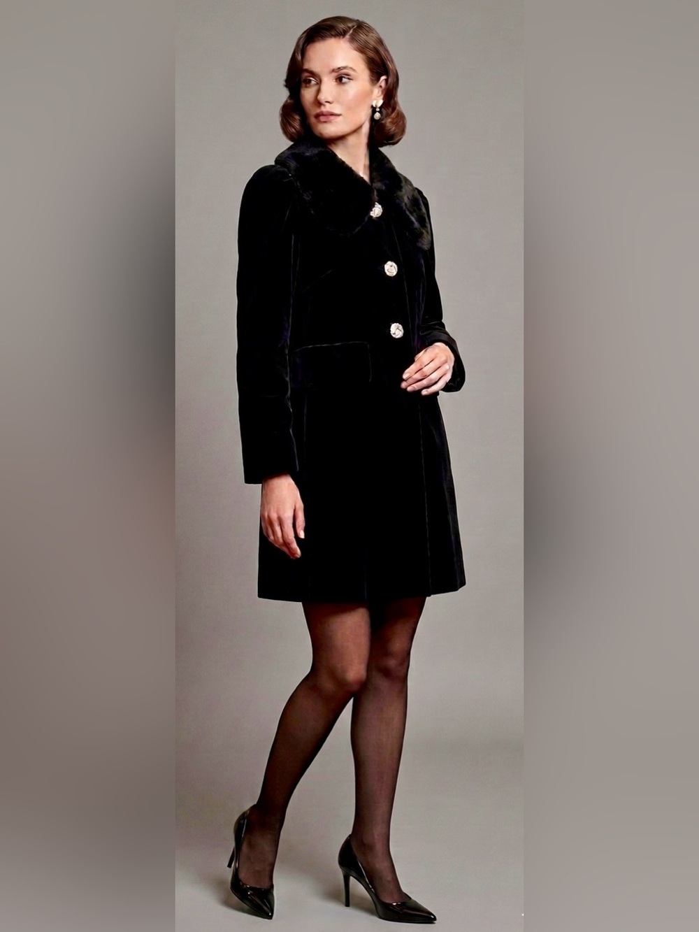 Marc Jacobs Black Velvet Faux Fur Collar Crystal Button Satin Lined Coat, Size 4